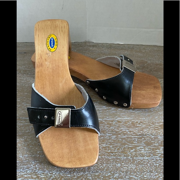 dr scholl wooden shoes with the toe bump